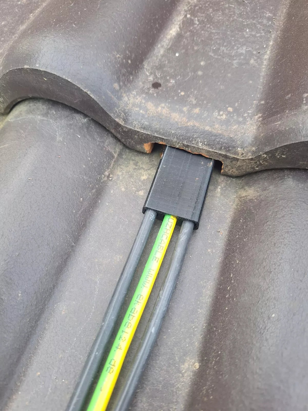 PV Kabeldurchführung Dachdurchführung Kabeldurchgang Ziegeldach geschlitzt