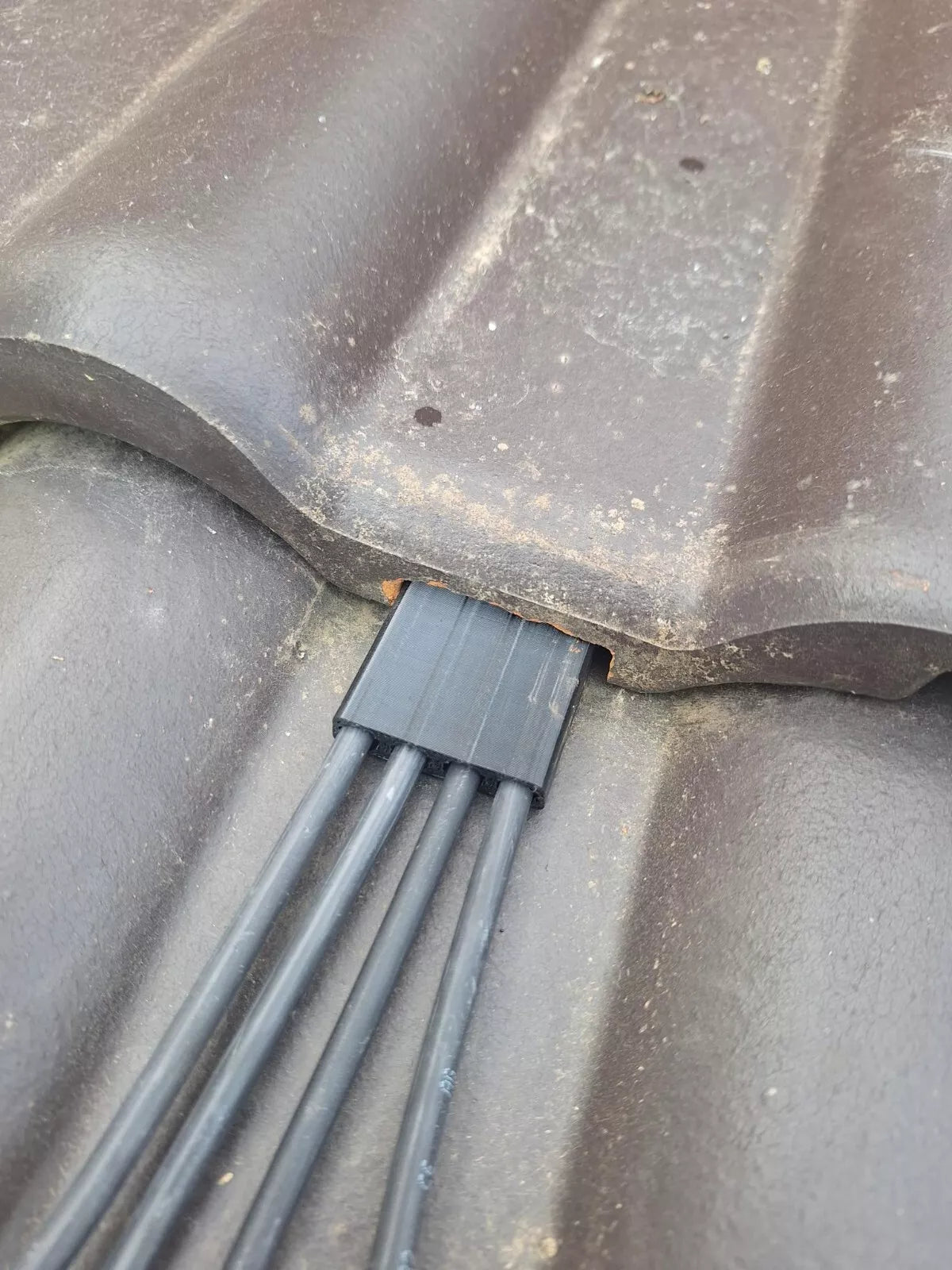 PV Kabeldurchführung Dachdurchführung Kabeldurchgang Ziegeldach geschlitzt