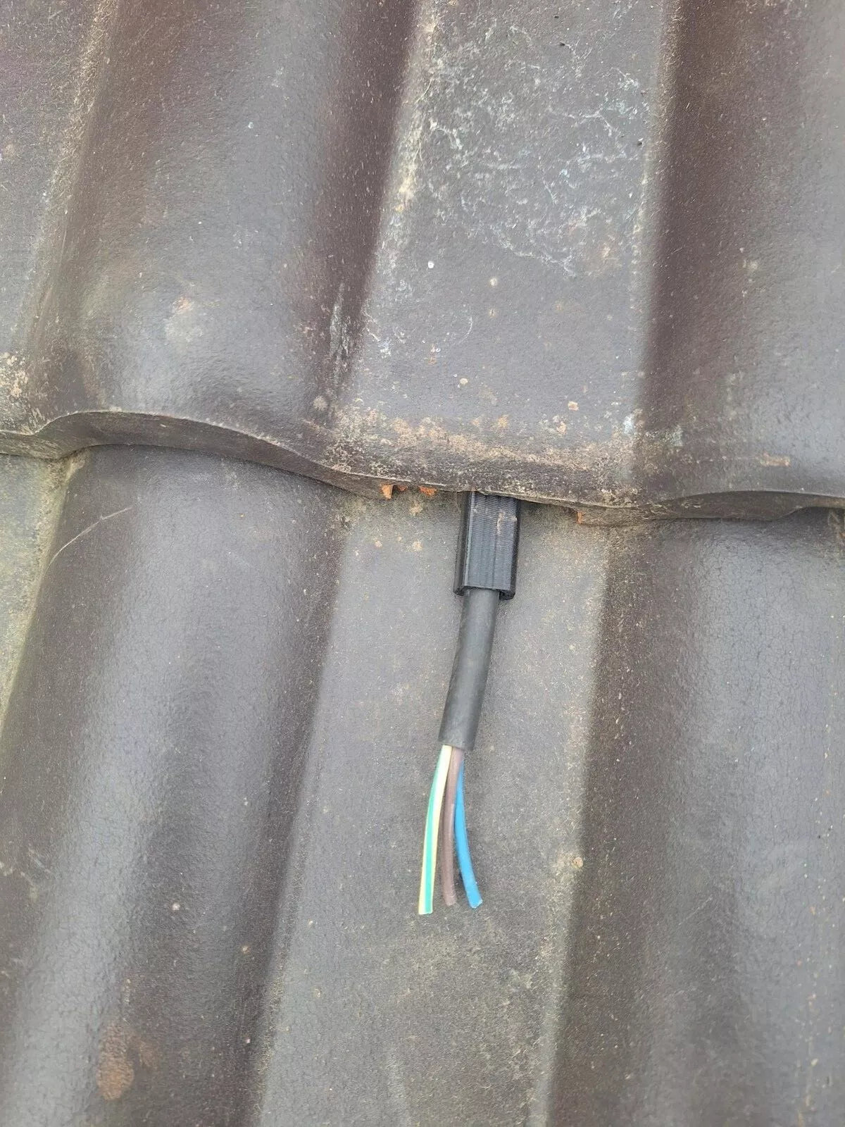 PV Kabeldurchführung Dachdurchführung Kabeldurchgang Ziegeldach geschlitzt