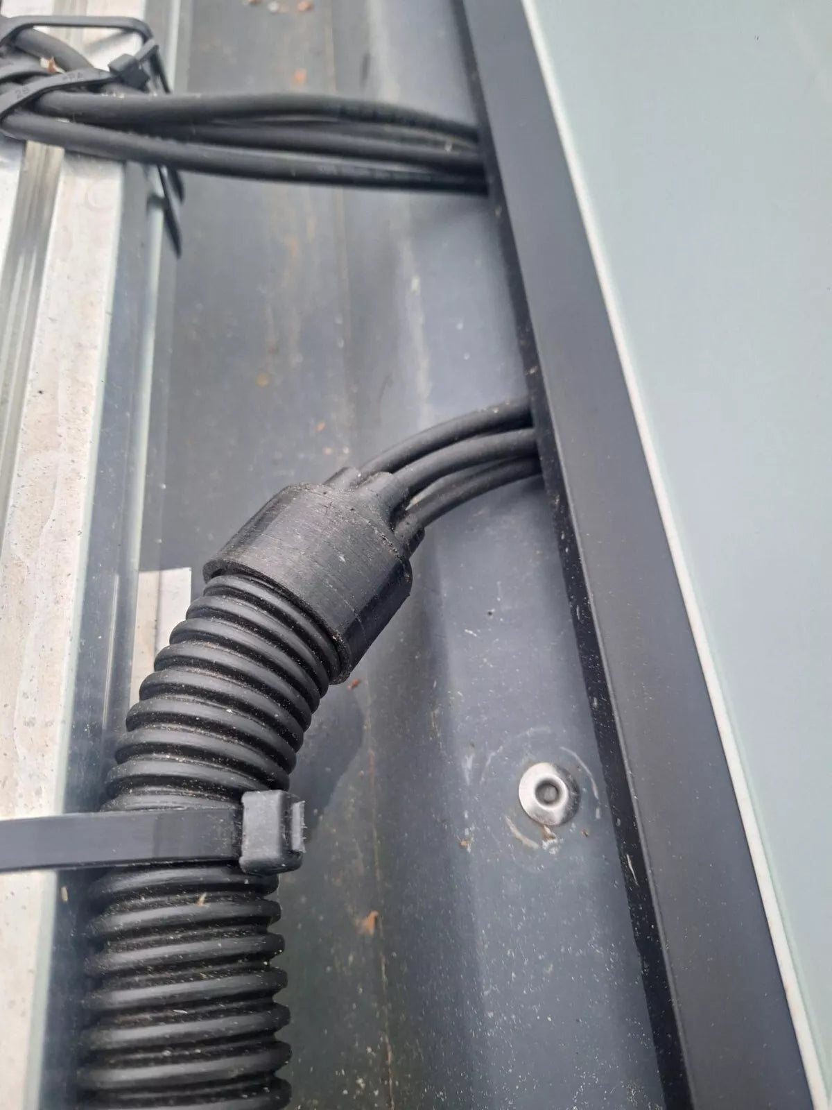 32mm Wellschlauch Kabeldurchführung PV Kabel 6mm² Mehrfachbelegung